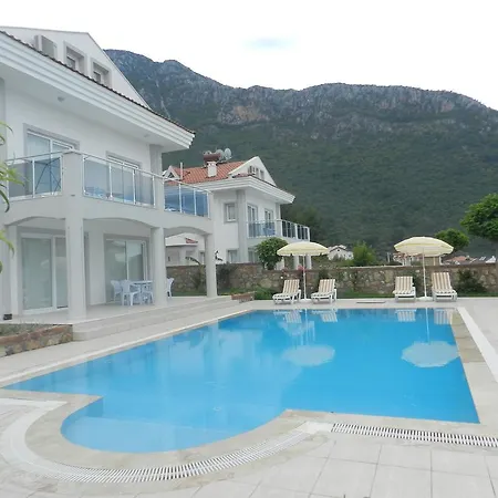 New Age Golden King Villas فيلة