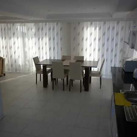 فيلة New Age Golden King Villas